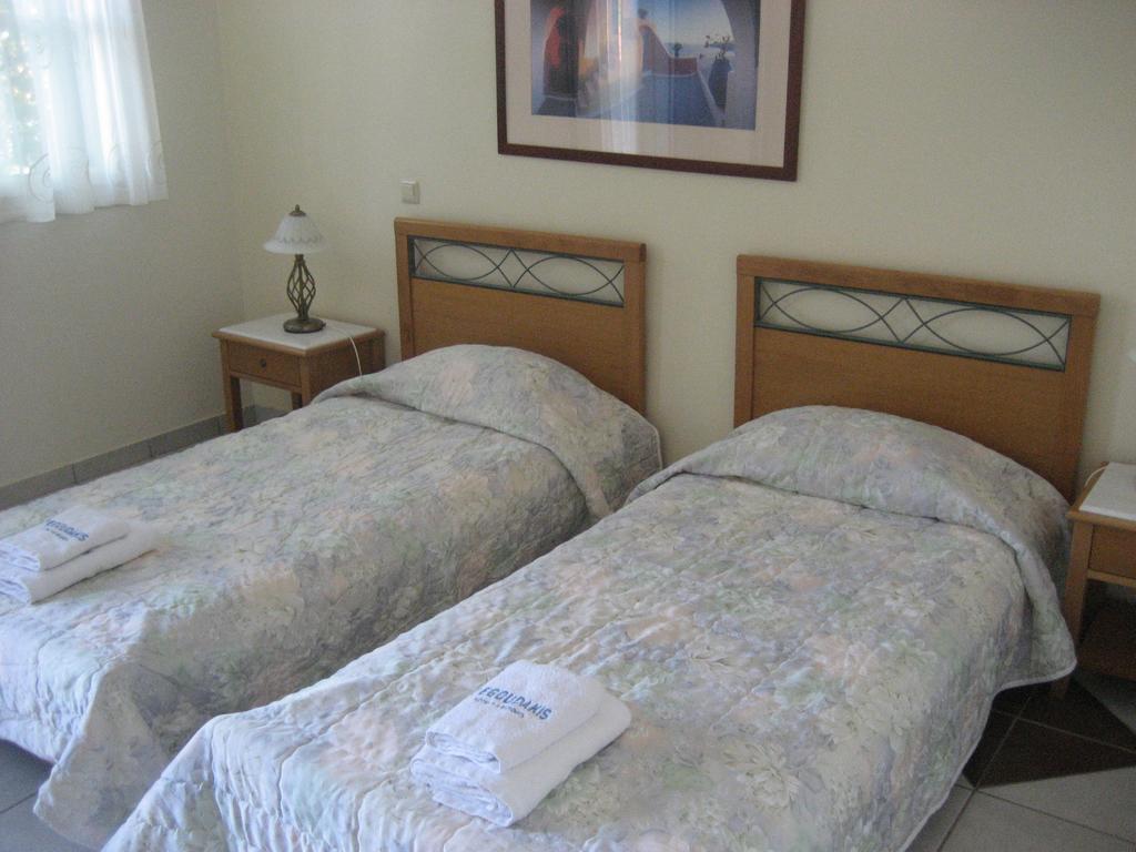 Kyveli Hotel Apartments Vrontádos Zewnętrze zdjęcie