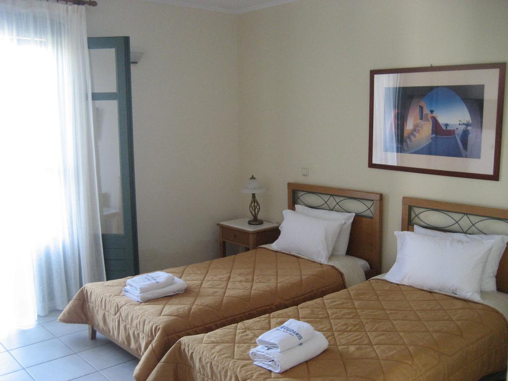 Kyveli Hotel Apartments Vrontádos Zewnętrze zdjęcie