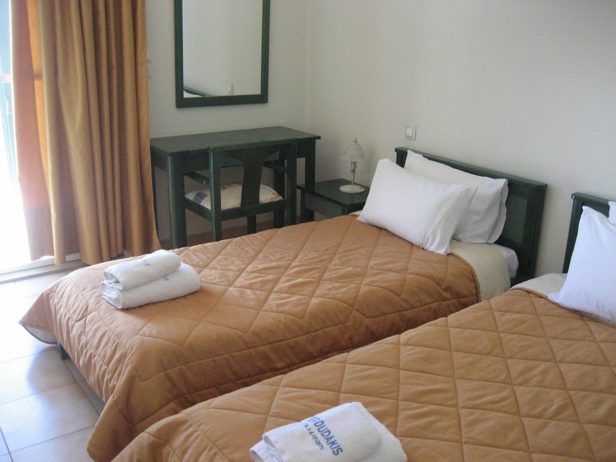 Kyveli Hotel Apartments Vrontádos Zewnętrze zdjęcie