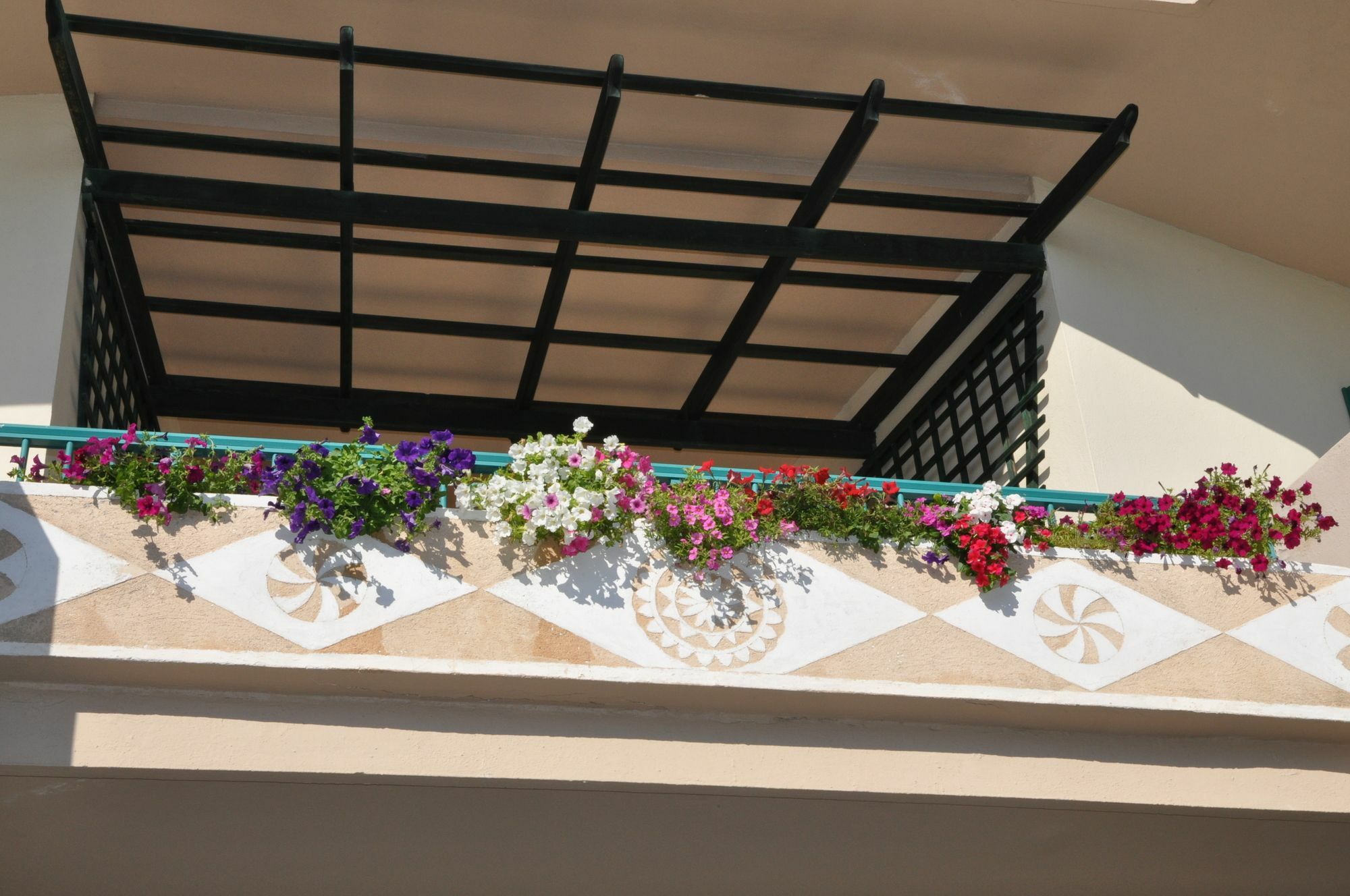 Kyveli Hotel Apartments Vrontádos Zewnętrze zdjęcie